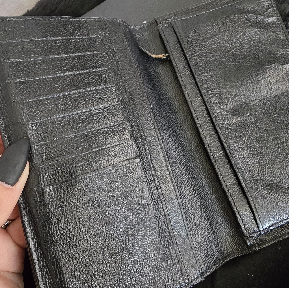 CHANEL Silver Quilted Leather Clutch with CC Logo - Picture 12 of 16